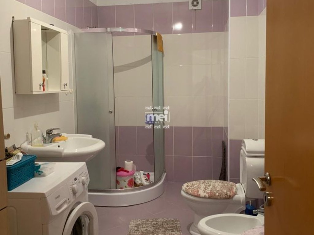 JEPET  APARTAMENT ME QIRA  2+1 PRANE GJYKATES!