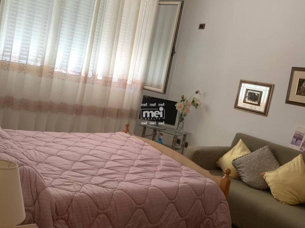 JEPET  APARTAMENT ME QIRA  2+1 PRANE GJYKATES!