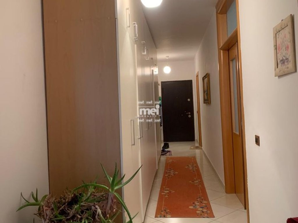 JEPET  APARTAMENT ME QIRA  2+1 PRANE GJYKATES!