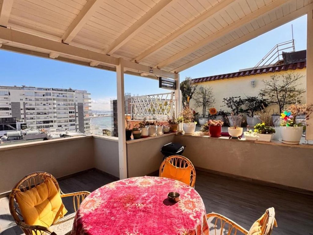 JEPET APARTAMENT ME PAMJE DETI NE VOLLGA !