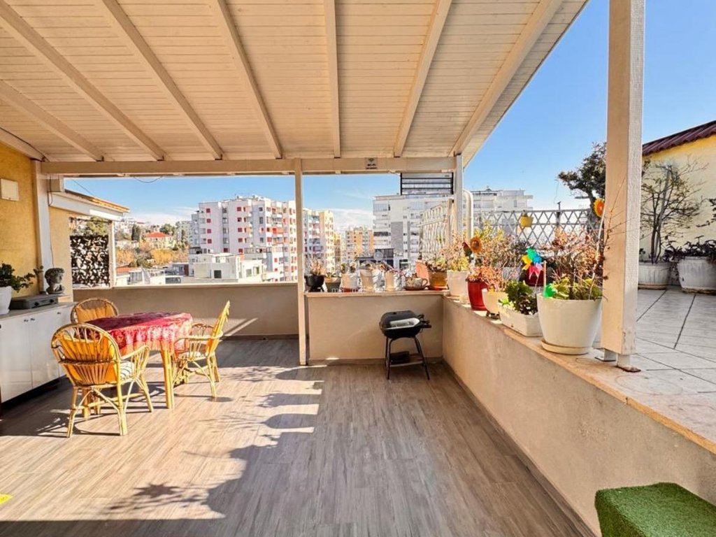 JEPET APARTAMENT ME PAMJE DETI NE VOLLGA !