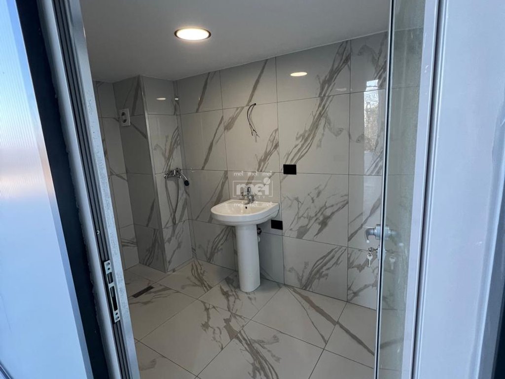 JEPET ME QIRA KAPANON NE FLLAKE!