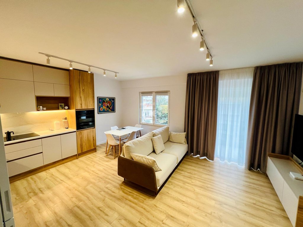 JEPET ME QIRA SUPER APARTAMENT 1+1 NE GOLEM PRANE HOTEL EPIDAMN!