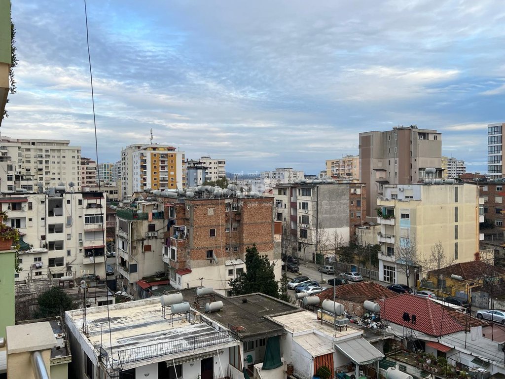JEPET ME QIRA APARTAMENT  2+1 TEK SHKOLLA KUSHRIMI I LIRISE!