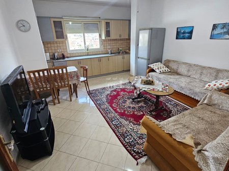 JEPET ME QIRA APARTAMENT 1+1 TEK LAGJJA E RE!