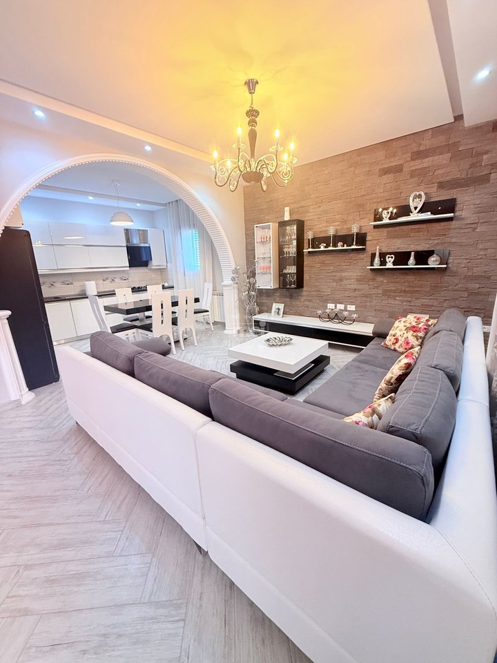 JEPET  ME  QIRA VILE MANEZ