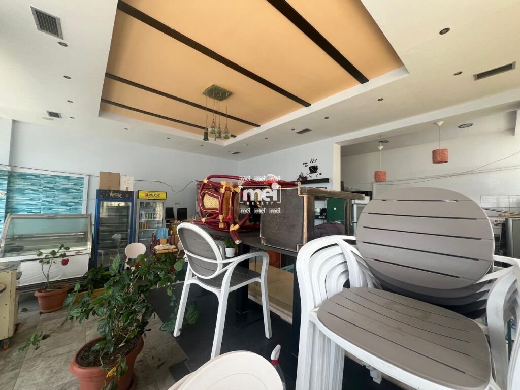 SHITET AMBIENT BIZNESI NE PLAZH ME PAMJE NGA DETI