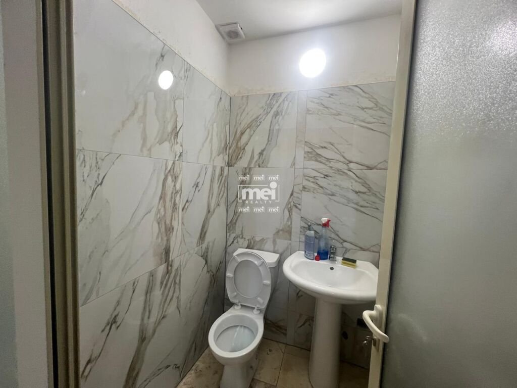 JEPET AMBIENT ME QIRA  NE QENDER!