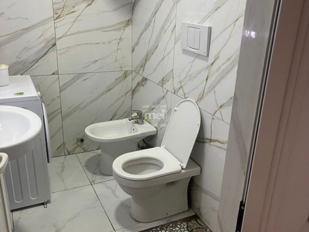JEPET ME QIRA APARTAMENT SHKEMBI KAVAJES 1+1