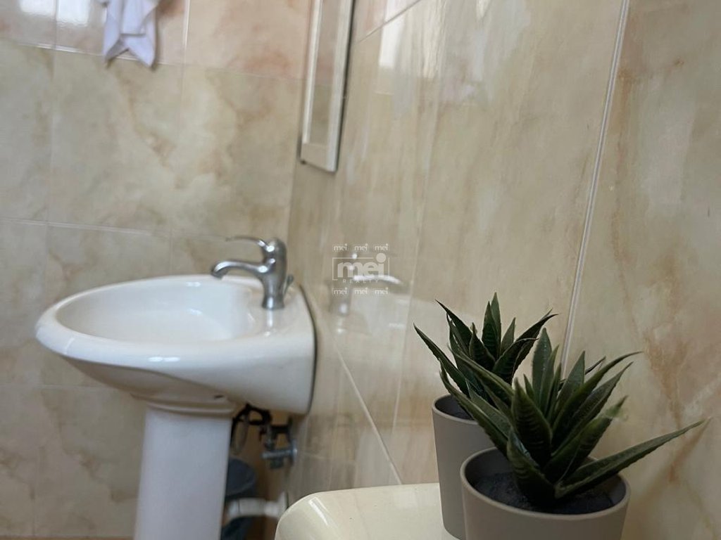 JEPET ME QIRA  APARTAMENTI 1+1 PLAZH