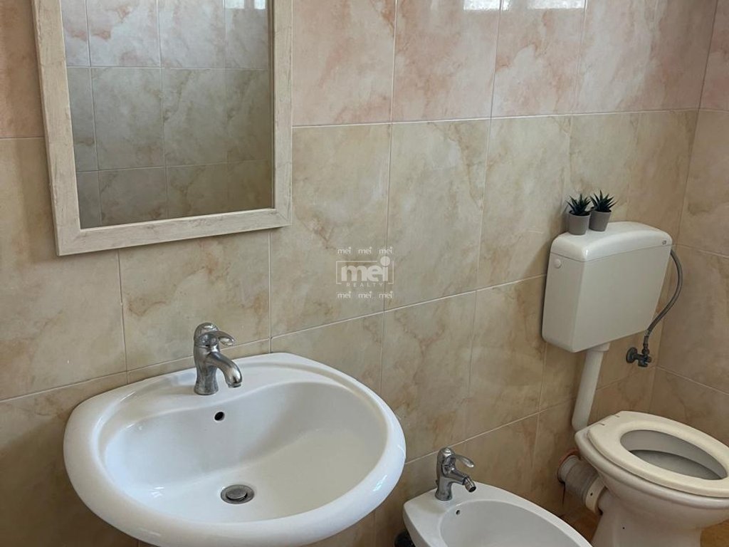 JEPET ME QIRA  APARTAMENTI 1+1 PLAZH