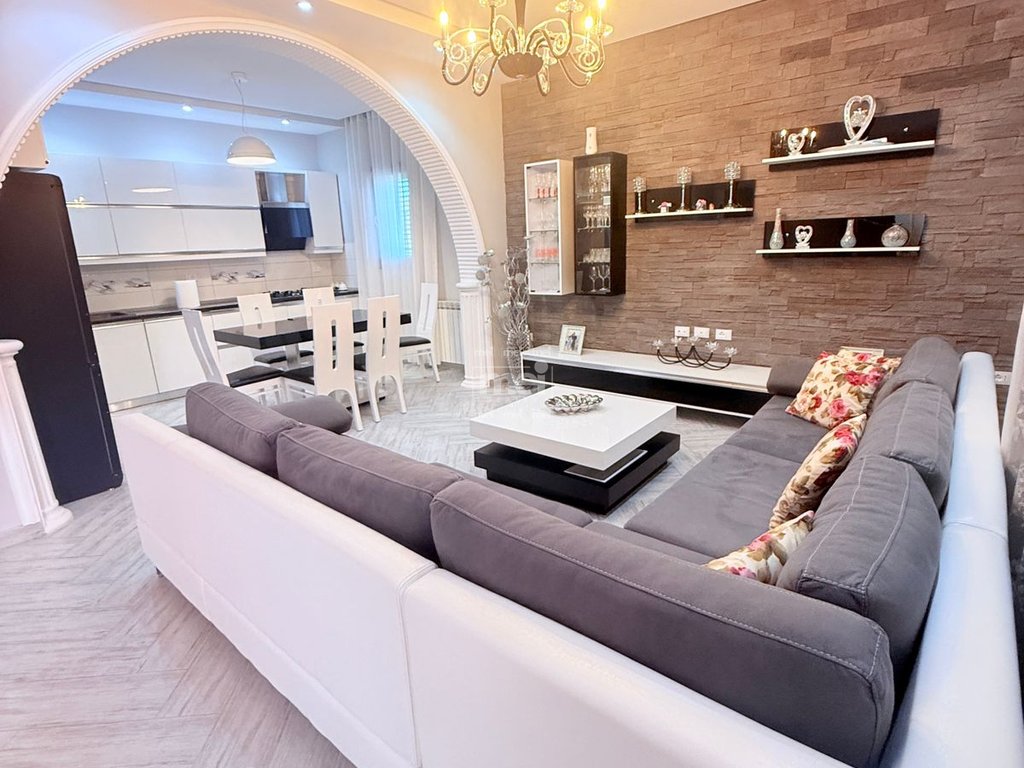 JEPET  ME  QIRA VILE MANEZ