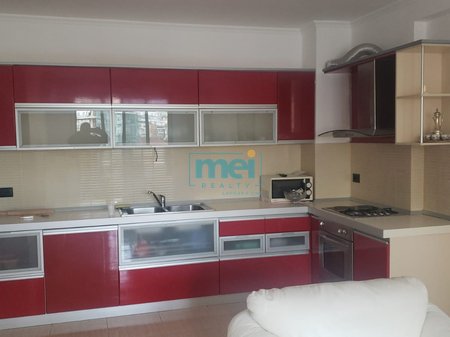 Jepet me Qera Super Apartament 2+1+2 te Komuna e Parisit!