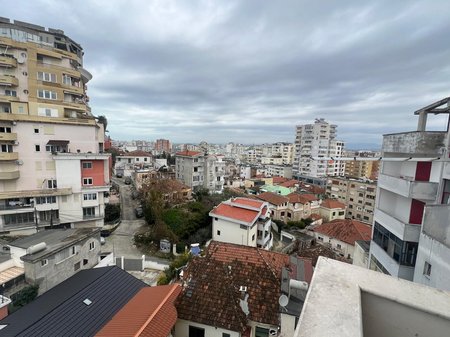 JEPET ME QIRA APARTAMENT  2+1+2 TEK  GJYKATA!