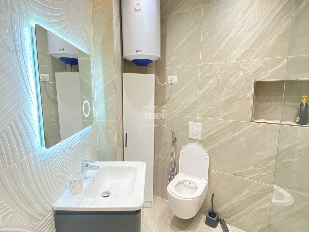 JEPET GARSIONER ME QIRA NE PLAZH VIJE TE PARE ME DETIN!