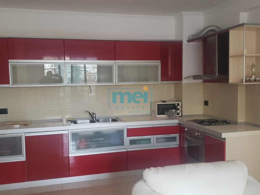 Jepet me Qera Super Apartament 2+1+2 te Komuna e Parisit!