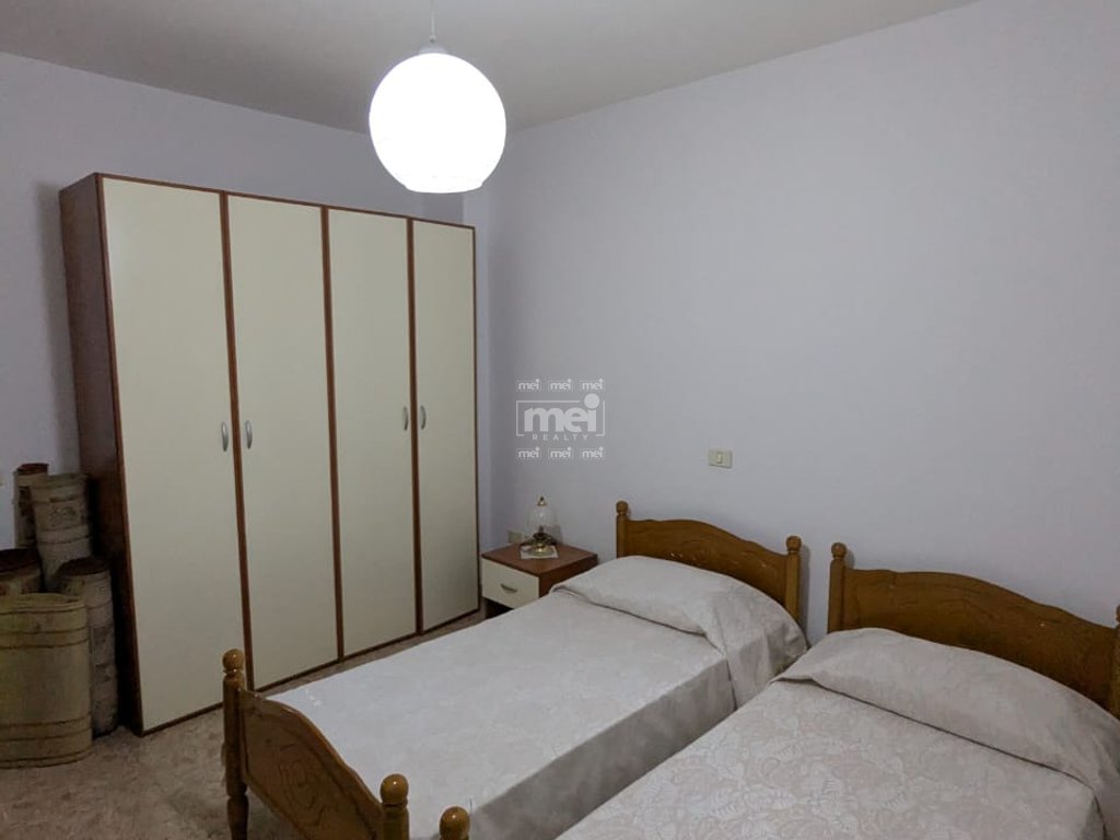 JEPET APARTAMENT ME QIRA 2+1 TREGU FRUTA PERIME