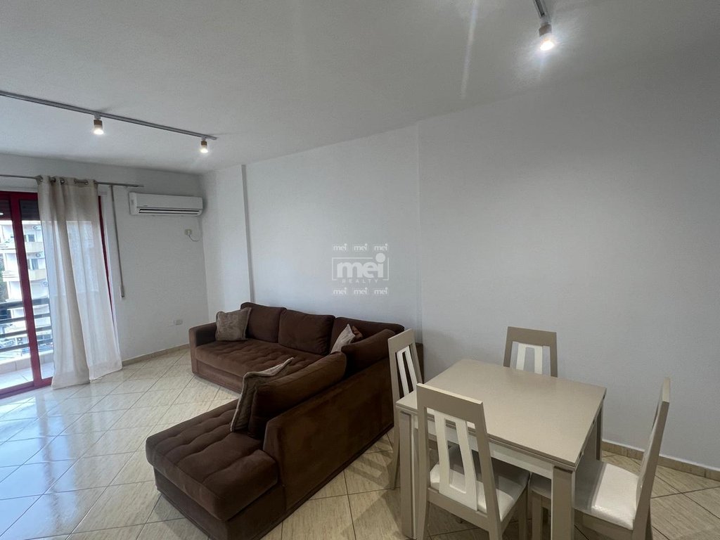 JEPET ME QIRA APARTAMENT  2+1+2 TEK  GJYKATA!