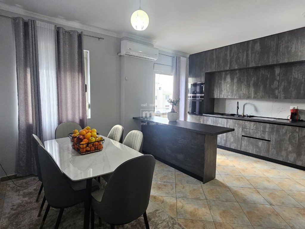 SHITET APARTAMENT 2+1+2 TEK RROTA E KUQE!