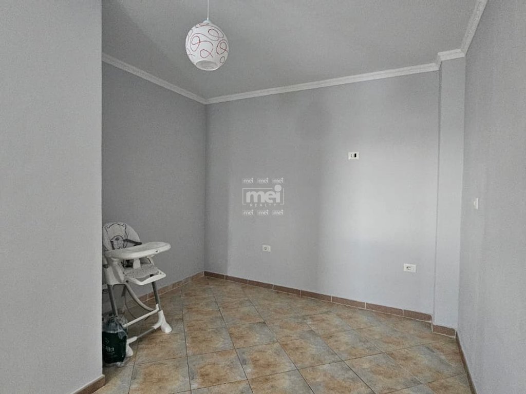 SHITET APARTAMENT 2+1+2 TEK RROTA E KUQE!