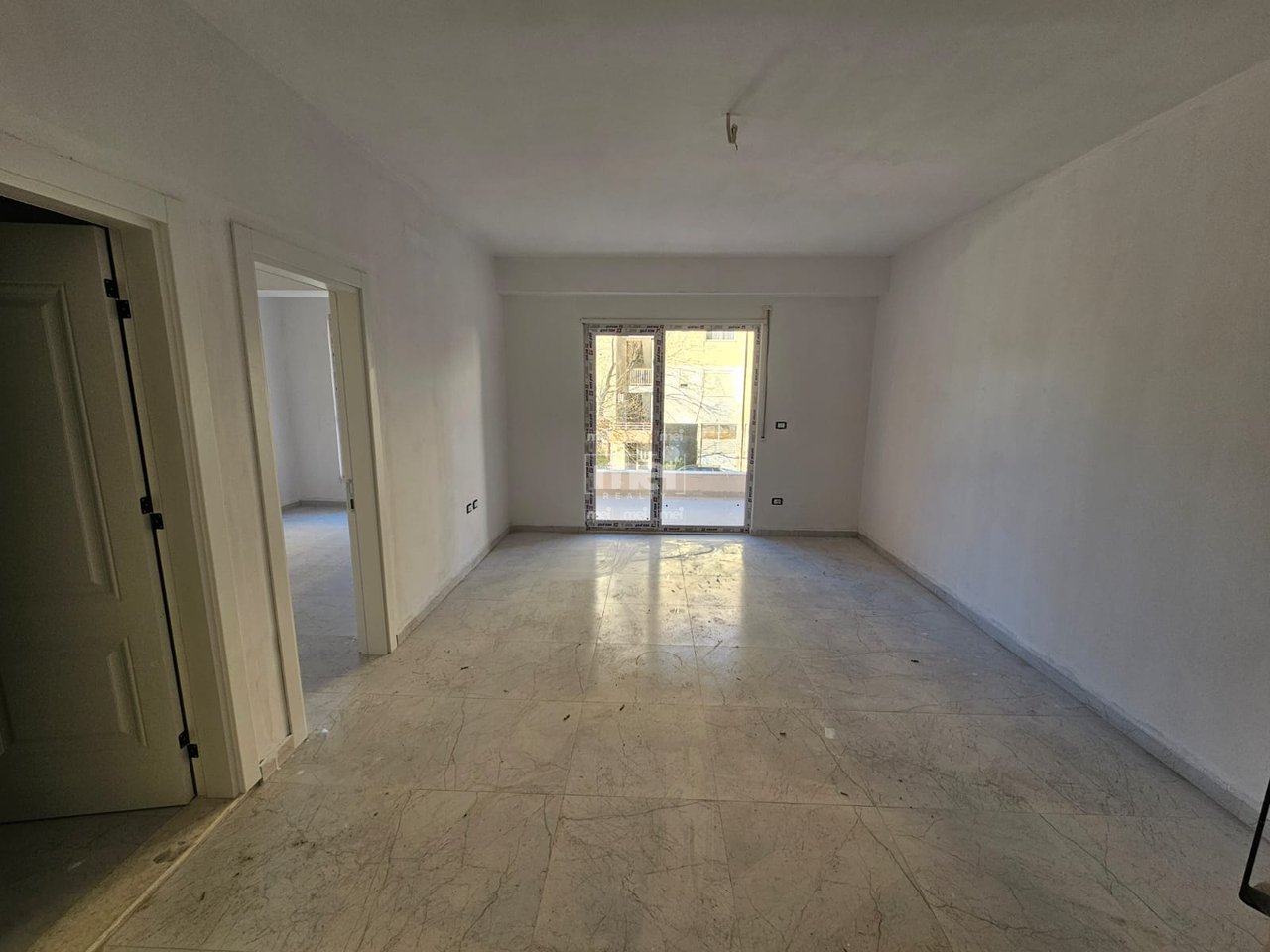 SHITET APARTAMENT 1+1 NE GOLEM PRANE HOTEL "AMELIA DI MARE"!