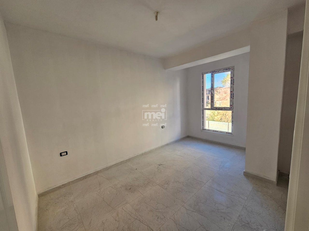 SHITET APARTAMENT 1+1 NE GOLEM PRANE HOTEL "AMELIA DI MARE"!