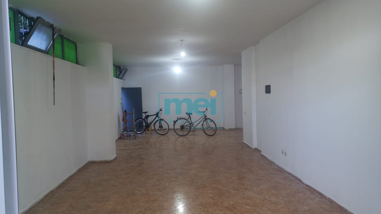 Super Business Space for Rent Near the Yellow Buildings!