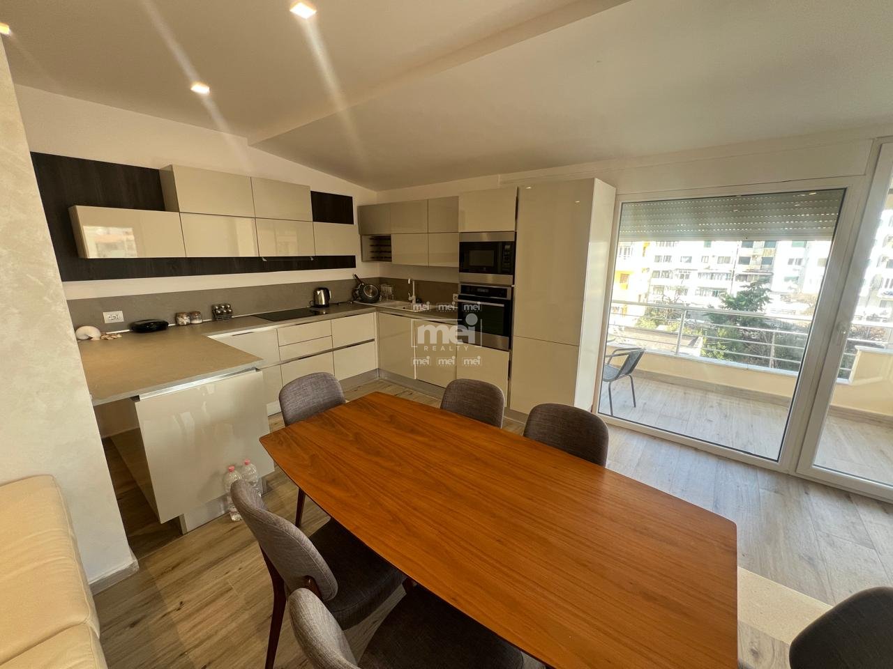 SHITET APARTAMENT  2+1 NE PLAZH, ILIRIA!