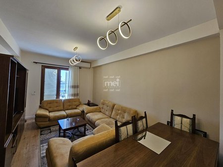 JEPET ME QIRA APARTAMENT 2+1 TEK RRUGA E RE E PORTIT!