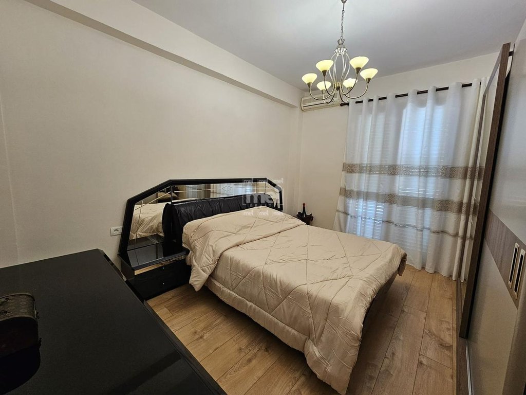 JEPET ME QIRA APARTAMENT 2+1 TEK RRUGA E RE E PORTIT!
