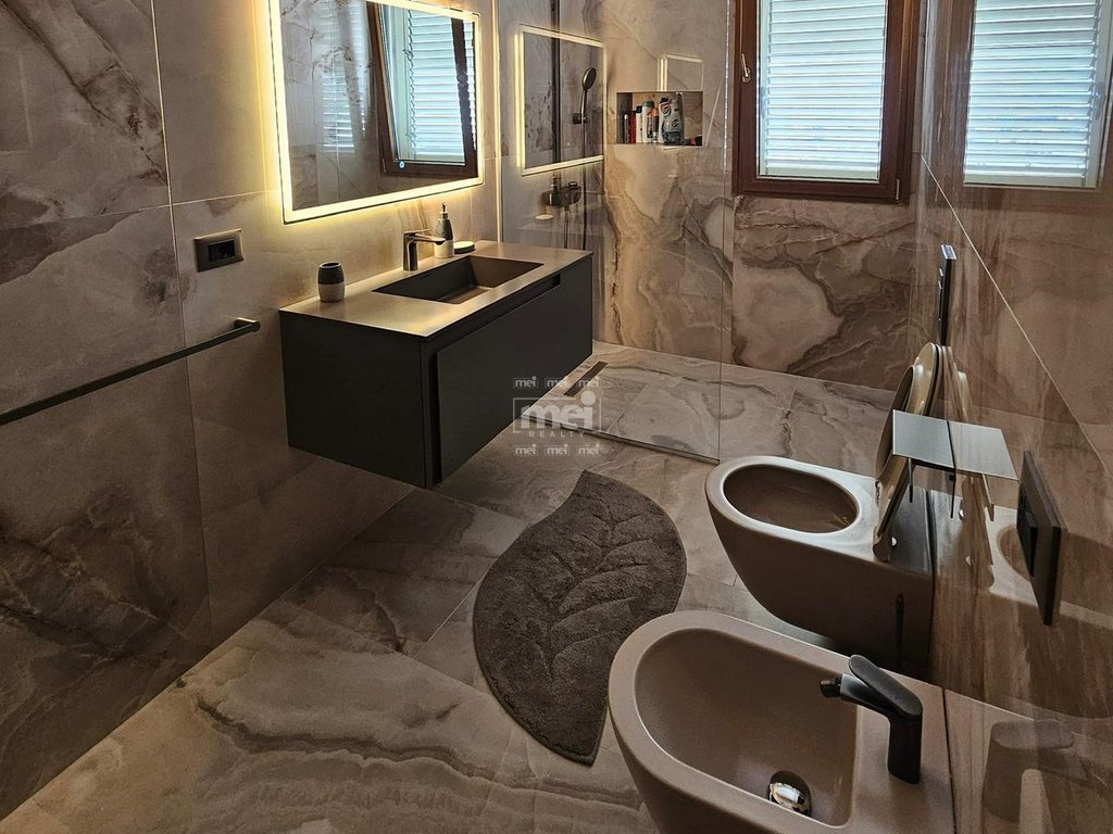 JEPET ME QIRA APARTAMENT 2+1 TEK RRUGA E RE E PORTIT!