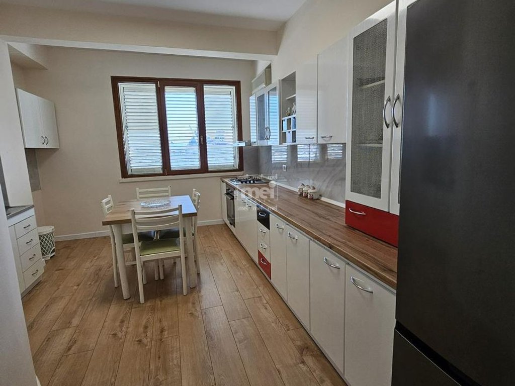 JEPET ME QIRA APARTAMENT 2+1 TEK RRUGA E RE E PORTIT!
