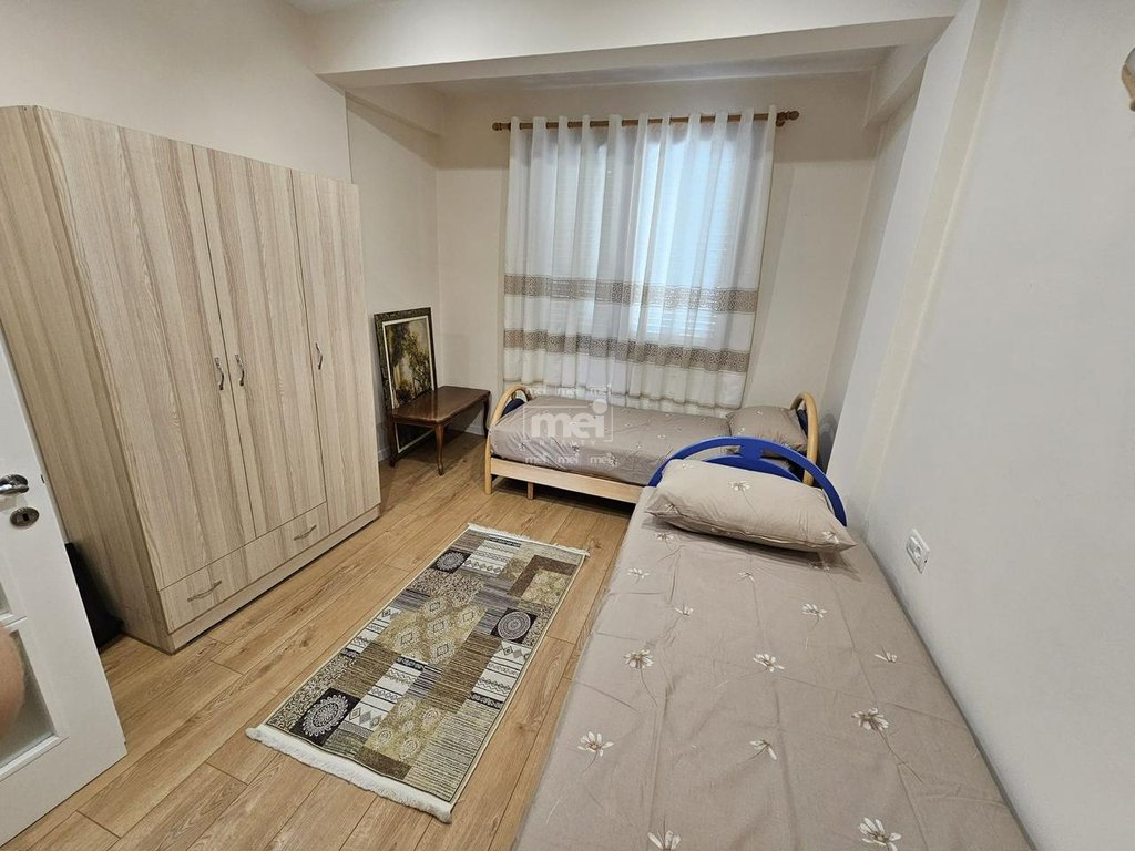 JEPET ME QIRA APARTAMENT 2+1 TEK RRUGA E RE E PORTIT!