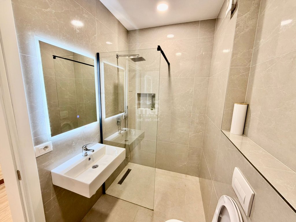 JEPET ME QIRA APARTAMENT 1+1 NE HEKURUDHA!