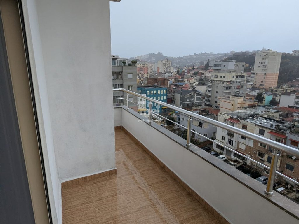 OKAZION SHITET APARTAMENT TEK POLICIA