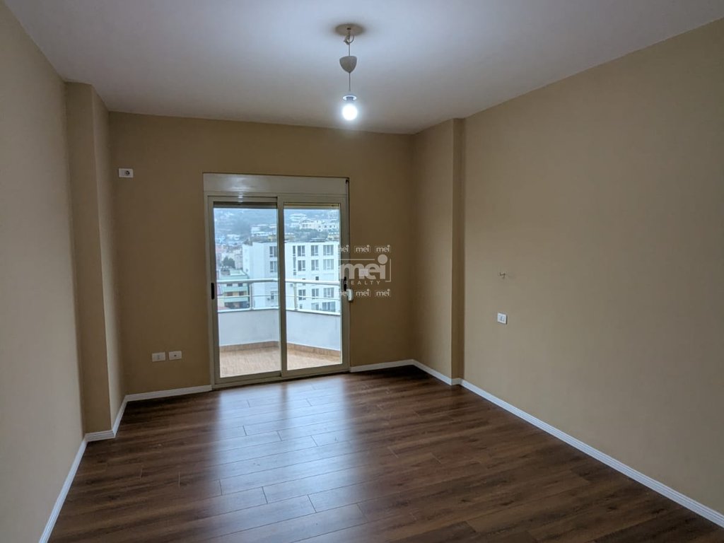 OKAZION SHITET APARTAMENT TEK POLICIA