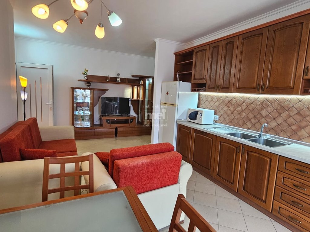 JEPET ME QIRA APARTAMENT 1+1 QENDER, DURRES!