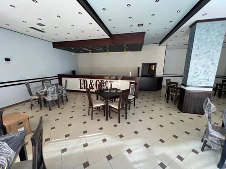 SHITET BAR/RESTORANT NE PLAZH!