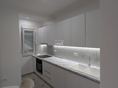 SHITET APARTAMENT  3+1 ZJARREFIKSJA DURRES