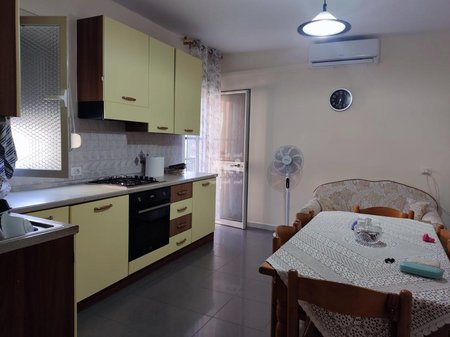 JEPET ME QIRA APARTAMENT  3+1+2 NE VOLLGA!