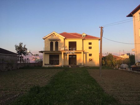 SHITET NDERTESE PRIVATE +TOKE