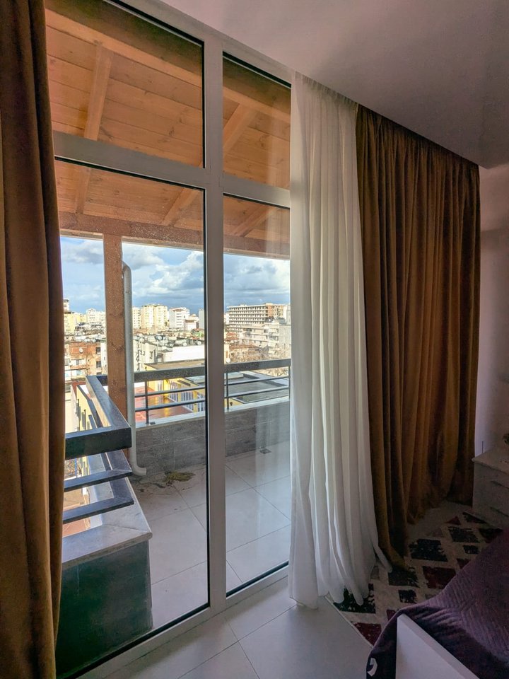 JEPET ME QIRA APARTAMENT 1+1