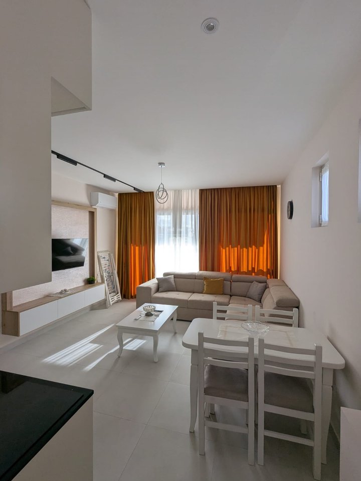 JEPET ME QIRA APARTAMENT 1+1