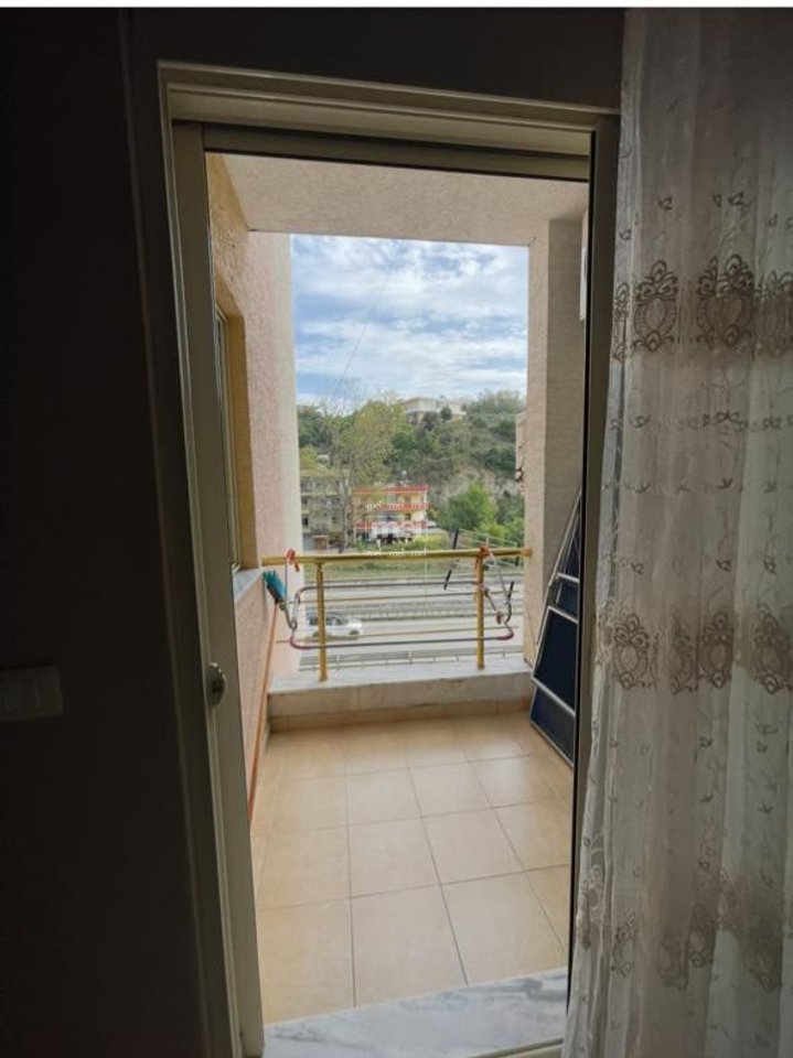 Viene affittato monolocale a Shkembi i Kavajës.