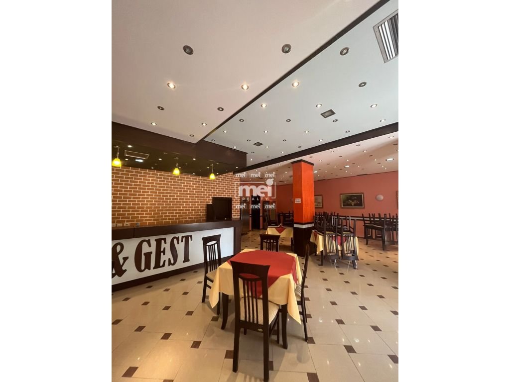 SHITET BAR/RESTORANT NE PLAZH!