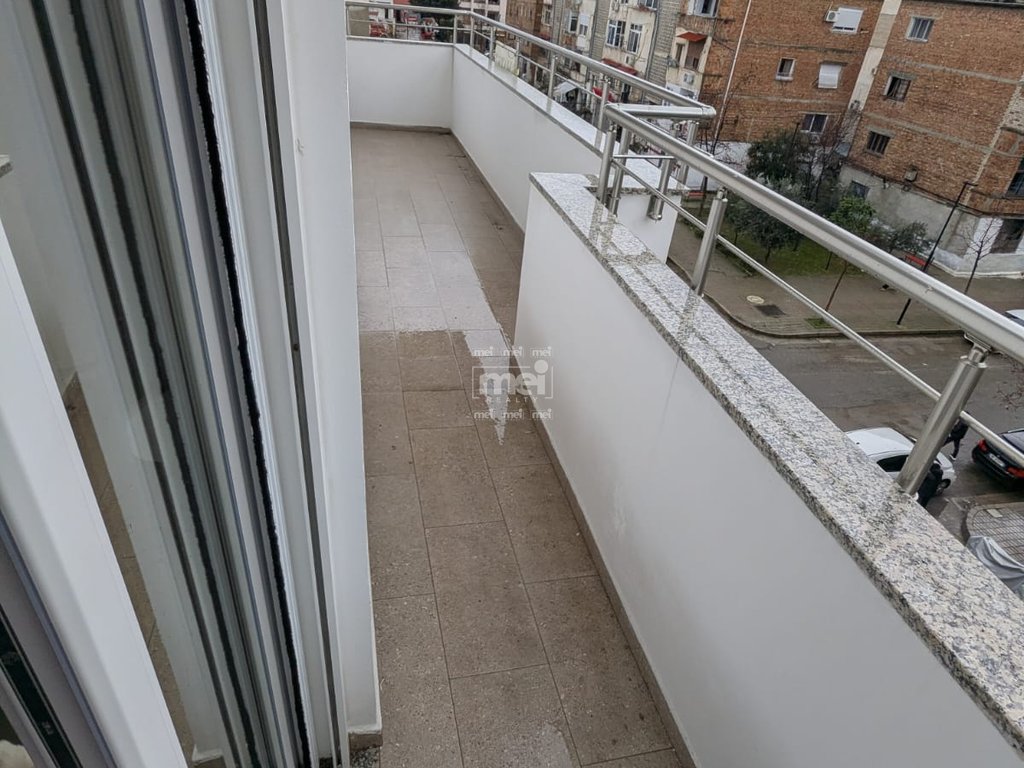 SHITET APARTAMENT 3+1 ZJARREFIKSJA DURRES