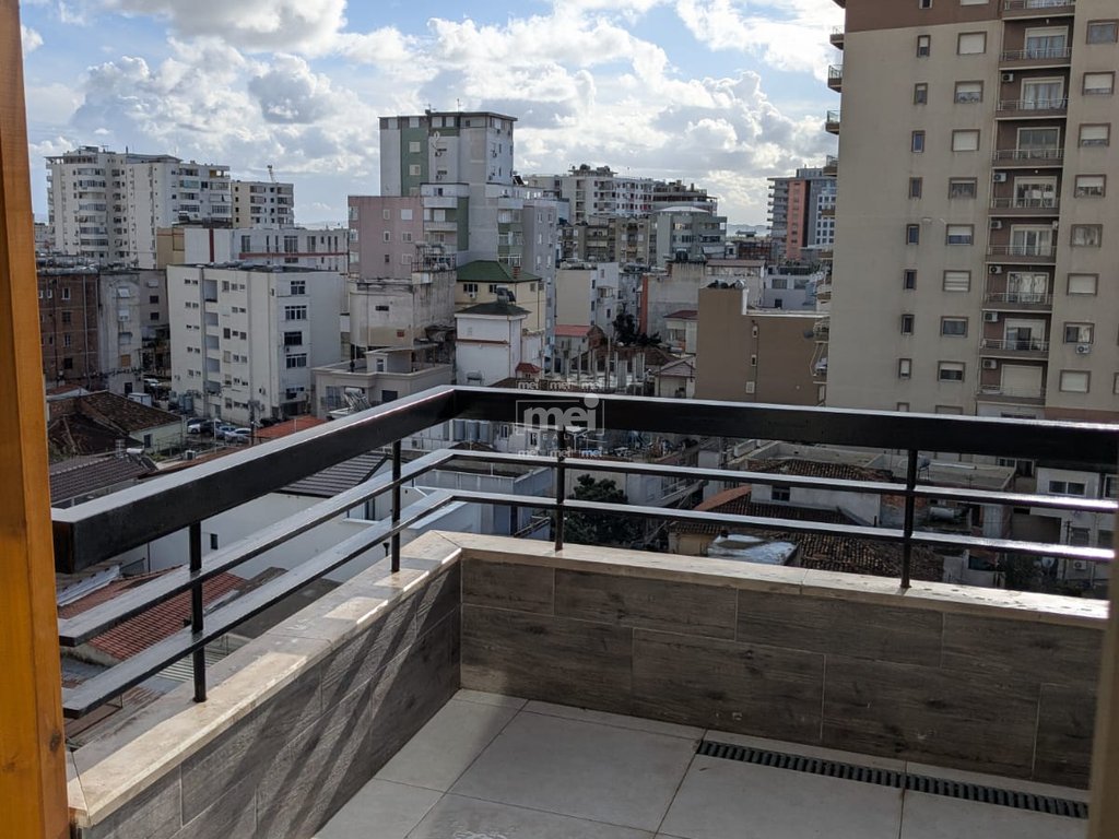 JEPET ME QIRA APRTM 1+1