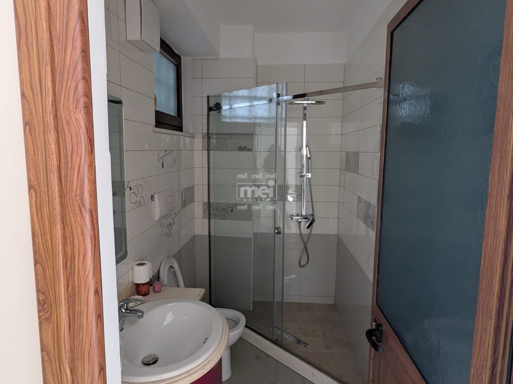 JEPET ME QIRA APRTM 1+1