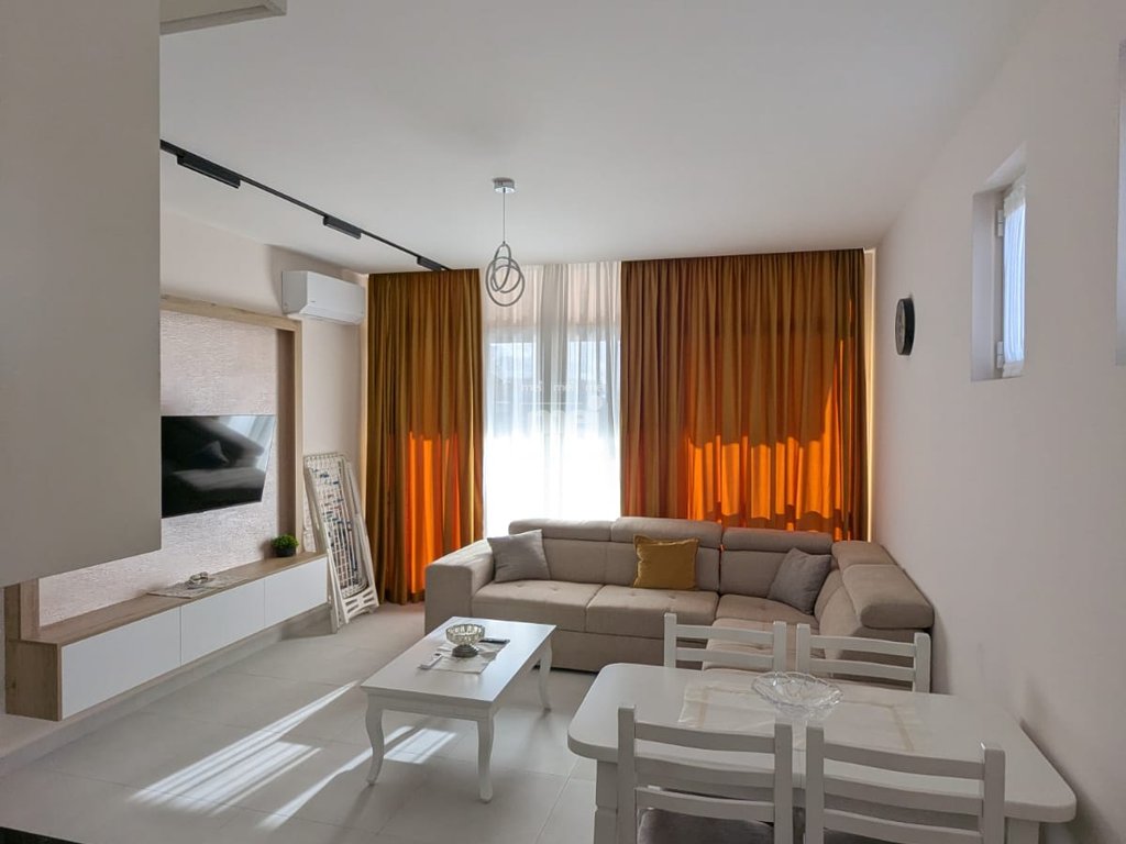 JEPET ME QIRA APARTAMENT 1+1