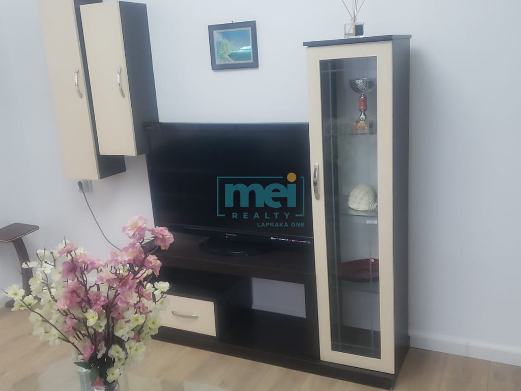 Jepet me Qera Super Apartament 2+1+2 ne Laprake!